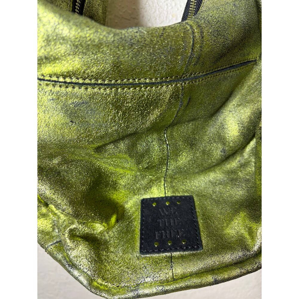 Free People We The Free Sparta Sling Bag metallic green / acid lime finish NEW - Picture 4 of 9